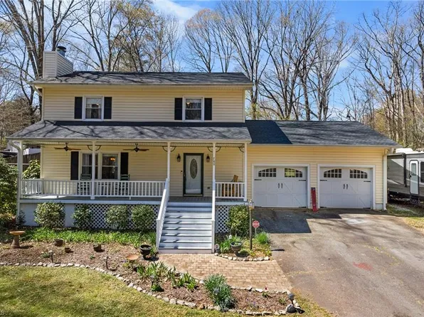 780 Conestoga Trl, Winston Salem, NC 27101