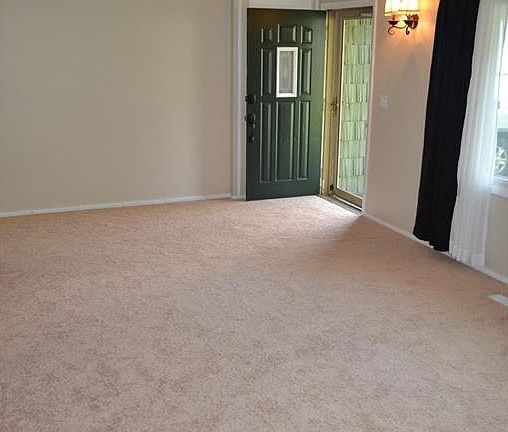 3rd image of 431 Anne Dr