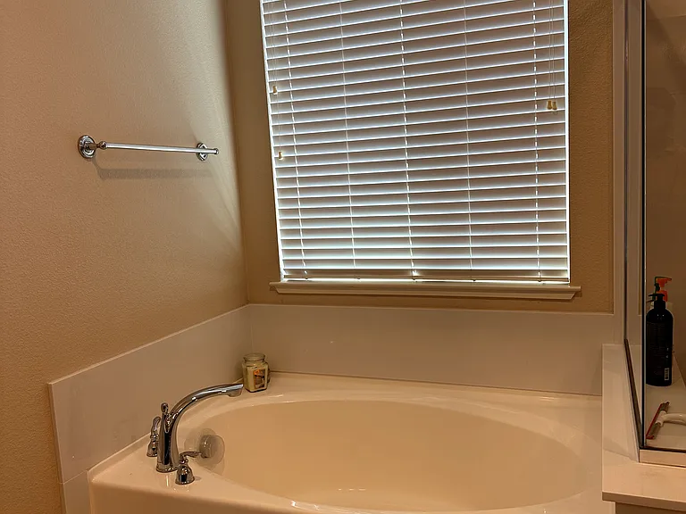 1000 Carlisle Ct — Photo 4