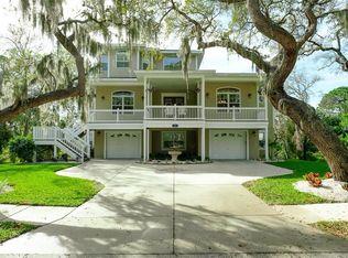 350 Sanctuary Dr, Crystal Beach, FL 34681