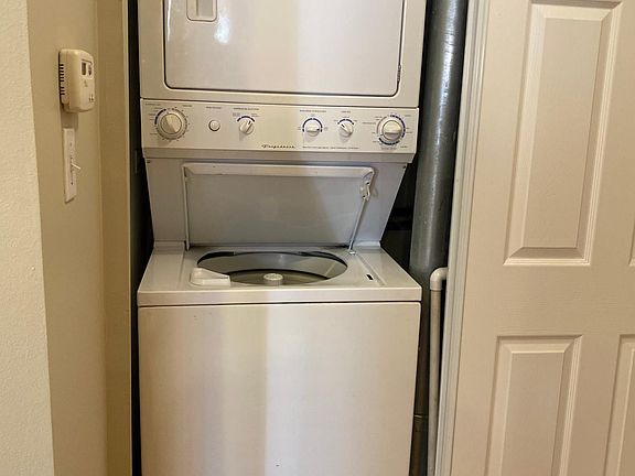 4th image of 1646 W Greenleaf Ave APT 1