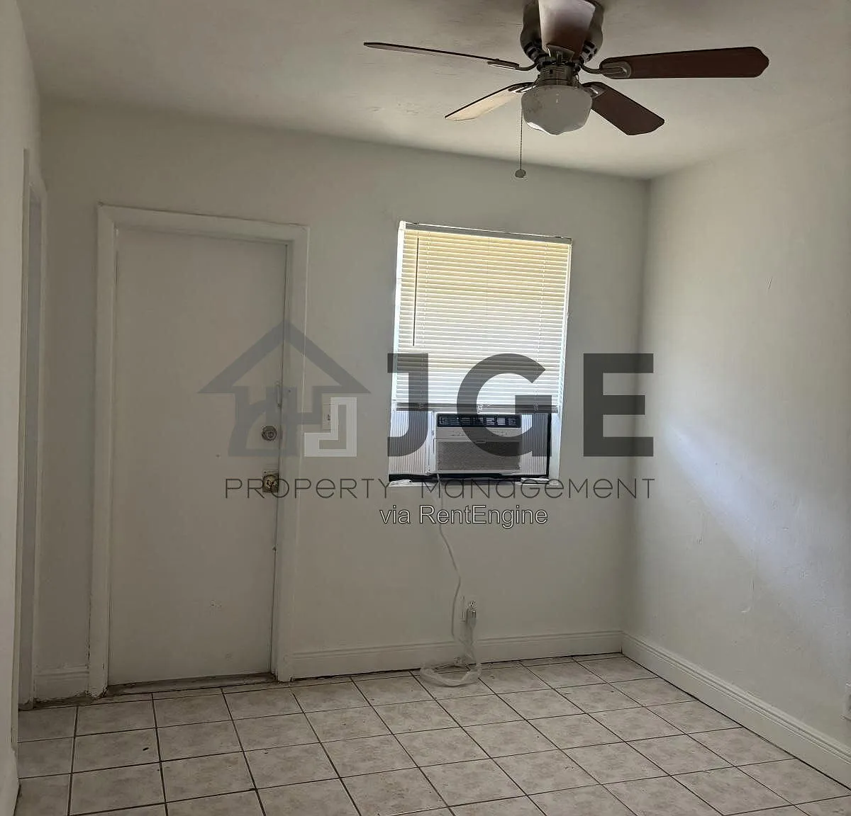2 bed, 1.0 bath, $1,600 — Photo 4