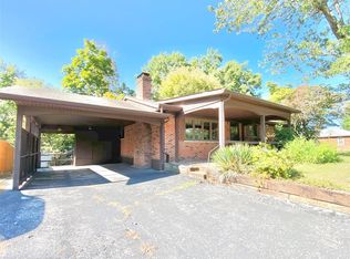 1601 Menard Dr, Belleville, IL 62220