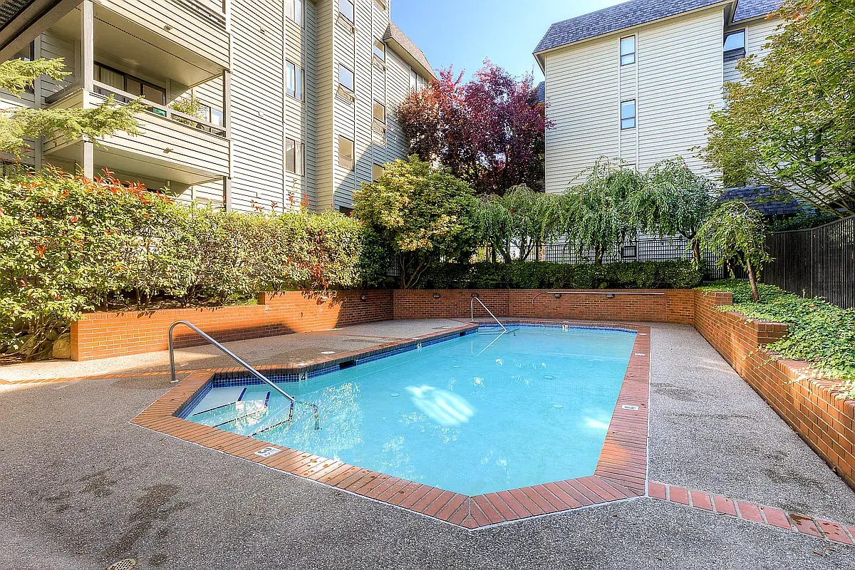 Meridian Place — Photo 3