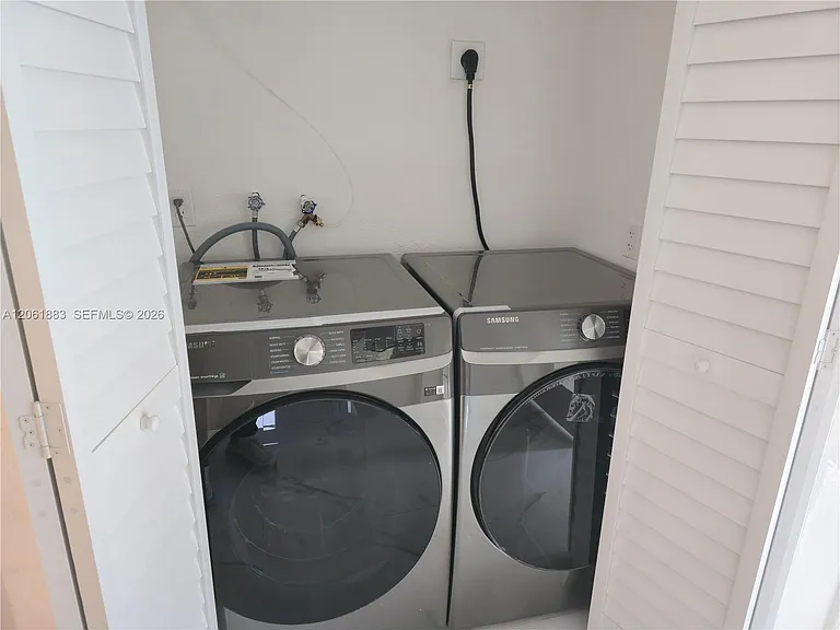 1141 SW 8th Ter — Photo 18