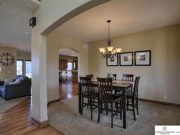 5th image of 807 S 191st Ave