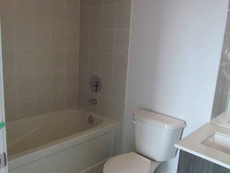 7 Kenaston Gdns #610 — Photo 8