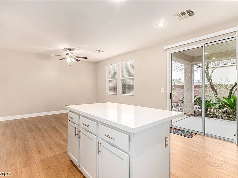 11209 Salentino Ave — Photo 19