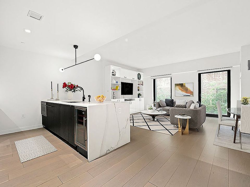 1st image of 55 W 17th St #304