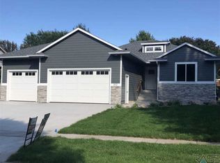 1012 S Parkview Blvd, Brandon, SD 57005