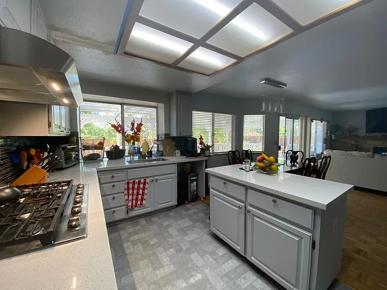1907 Summit Dr — Photo 8