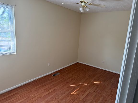 5th image of 105 Sheila Ct #4