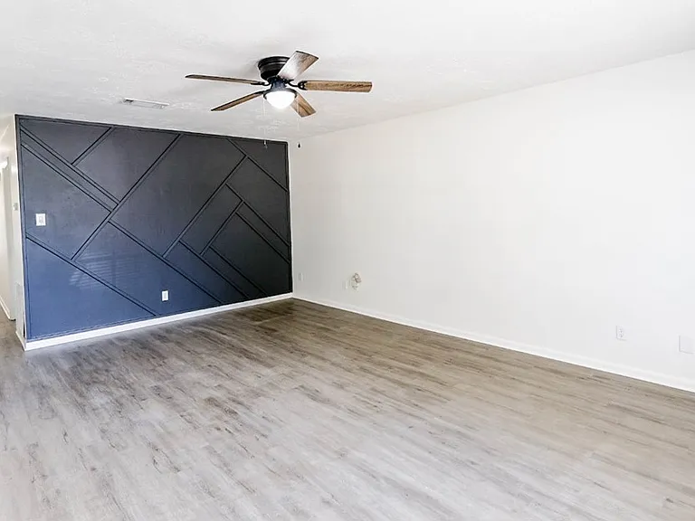 1202 Airline Dr — Photo 6
