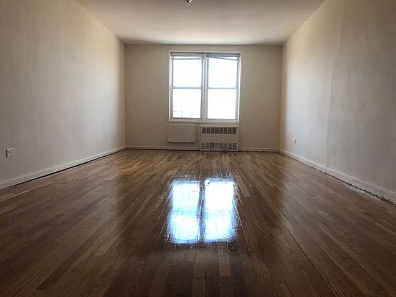 2nd image of 2035 E 16th St APT 4J