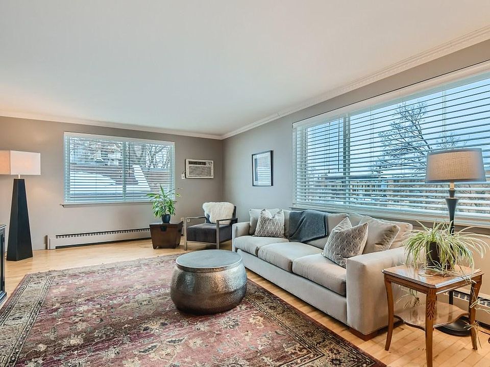 1st image of 2700 W 44th St APT 404