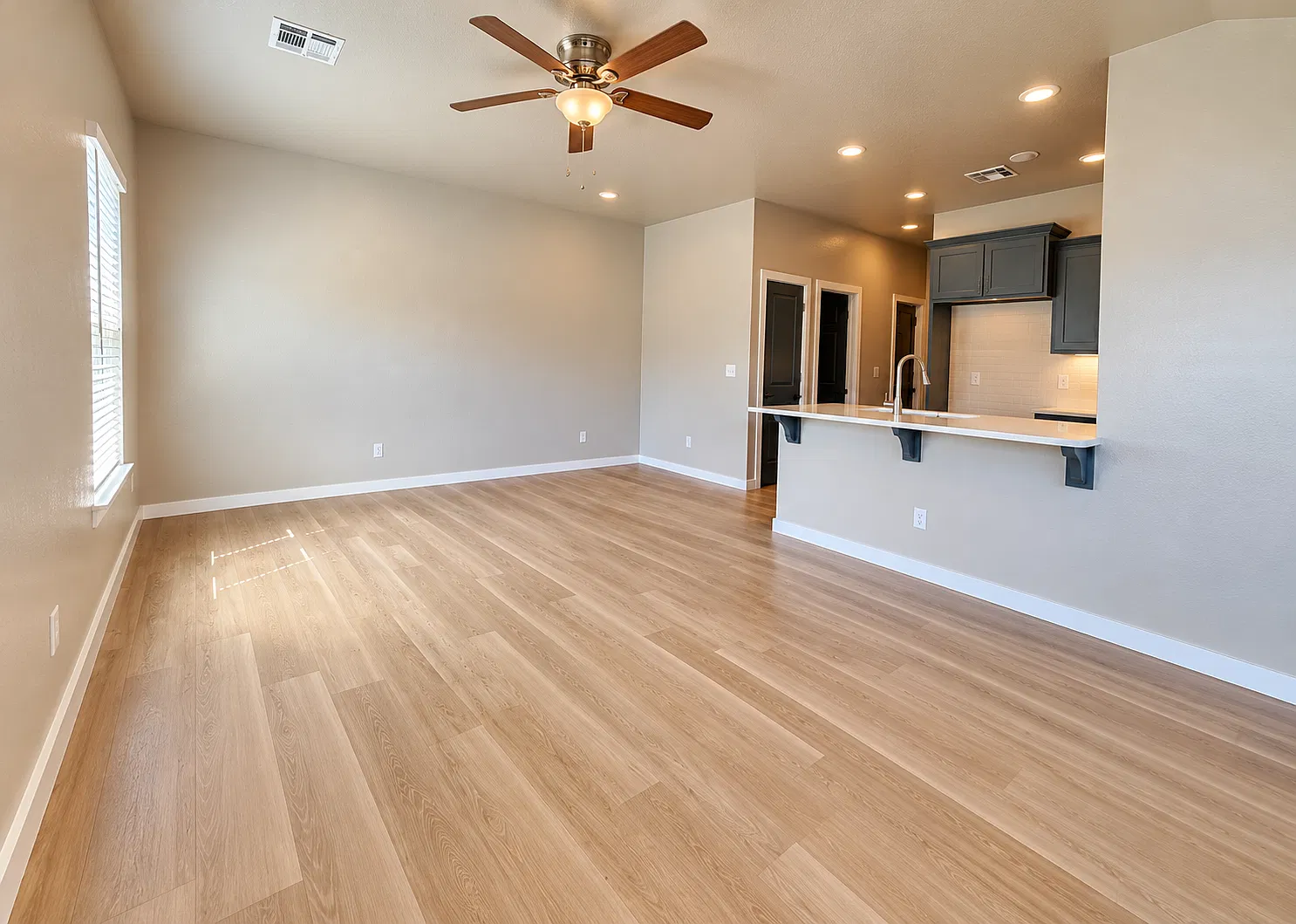 3 bed, 1150 sqft, $1,380 — Photo 3