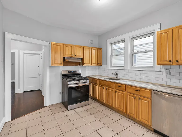 181 Jacoby St #2 — Photo 31