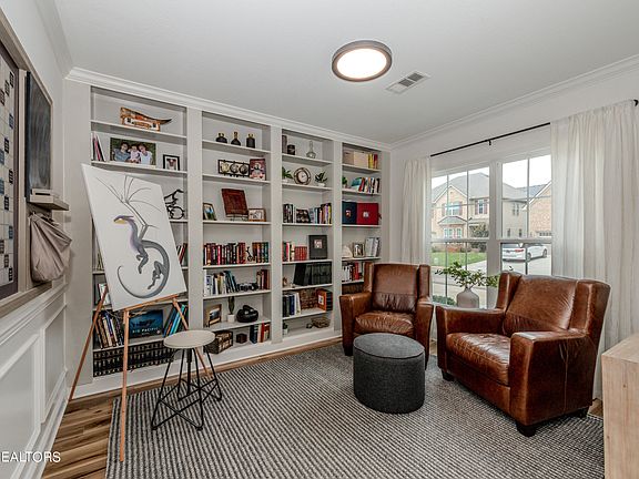 5th image of 2571 Blackberry Ridge Blvd