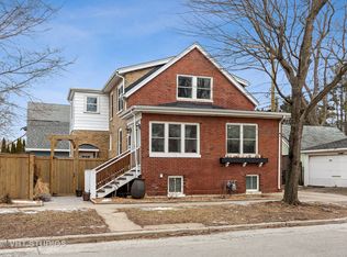1617 Lee St, Evanston, IL 60202