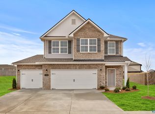 218 Irish Hill Dr, Meridianville, AL 35759