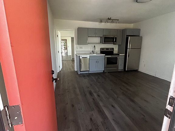 3rd image of 14924 Roscoe Blvd #9A