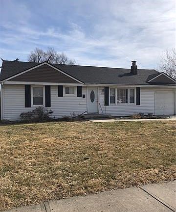 2nd image of 8425 W 70th Ter