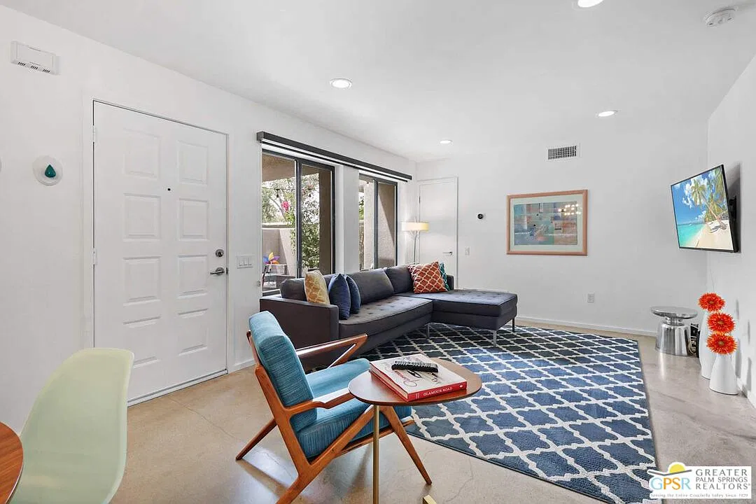 1 bed, 1.0 bath, 633 sqft, $3,850 — Photo 2