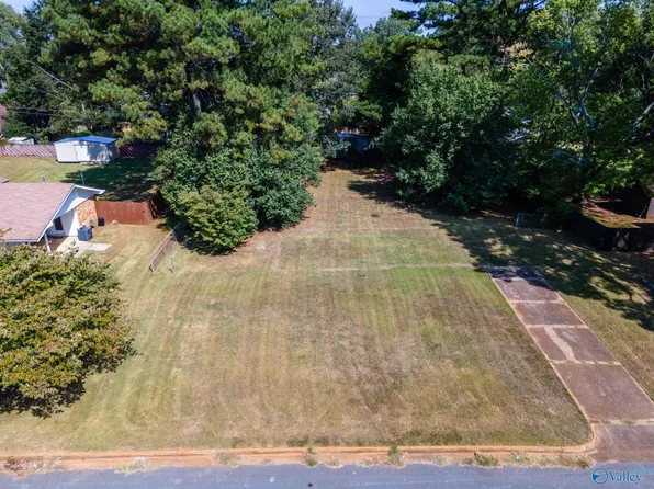 6306 Sheri Dr NW, Huntsville, AL 35806