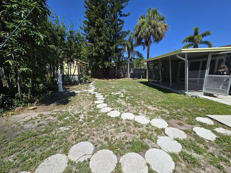 2887 Bel Forest Dr — Photo 20