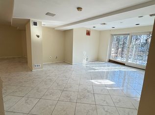 1428 Victory Blvd #1B, Staten Island, NY 10301