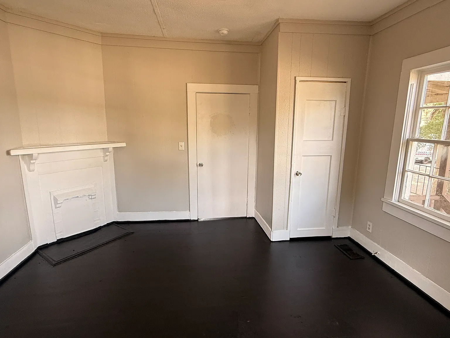 3 bed, 1138 sqft, $900 — Photo 2