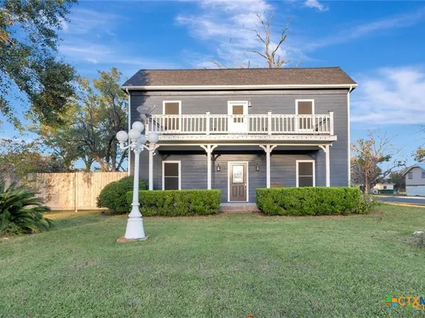 114 S Washington St, El Campo, TX 77437