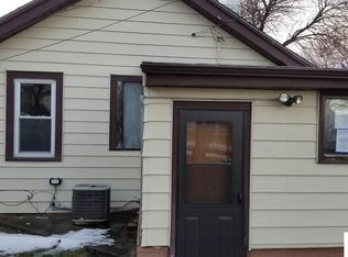 6638 Pinkney St, Omaha, NE 68104