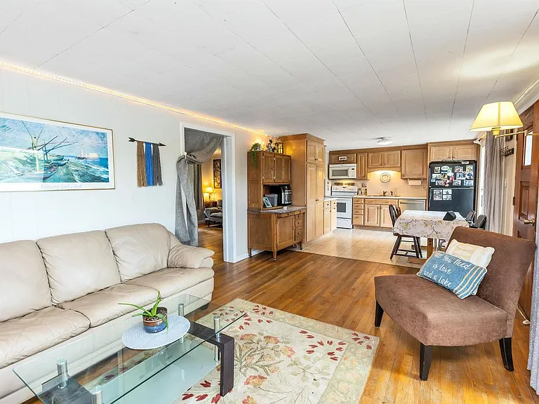 16 Clark Ave — Photo 13