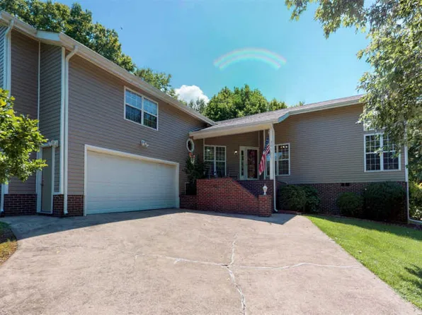 2011 Wild Cherry Dr, Lewisburg, TN 37091