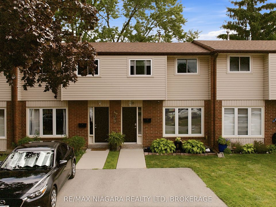 1st image of 2 Weiden St #35