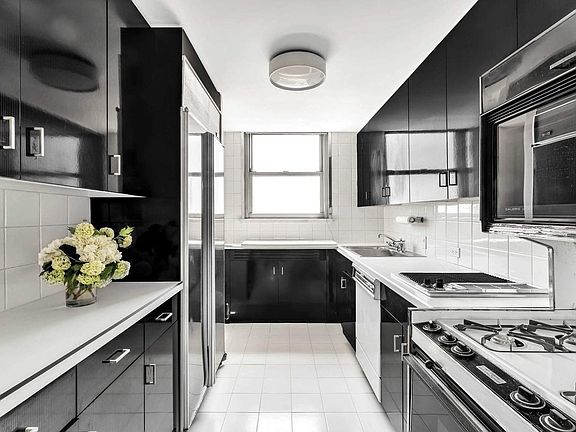 4th image of 436 E 86th St #30G