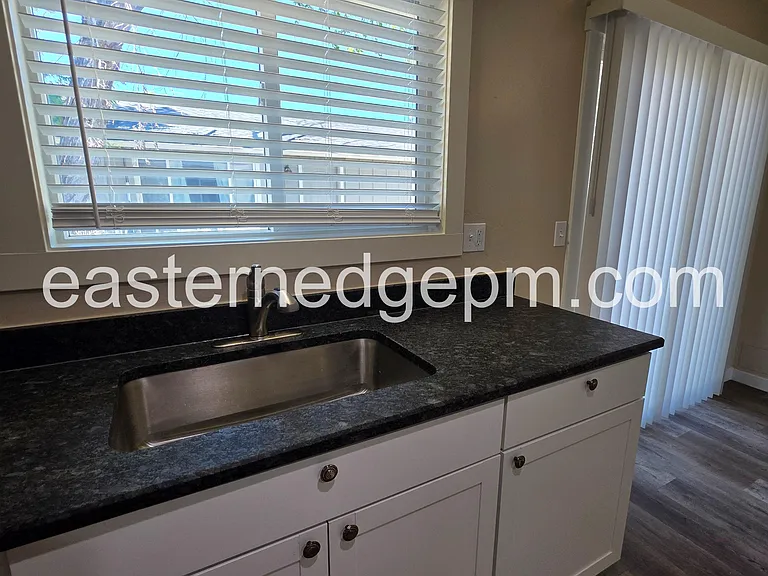 650 NW 6th St #652 — Photo 9