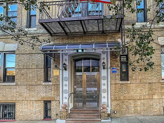 5th image of 3106 42nd St APT 11
