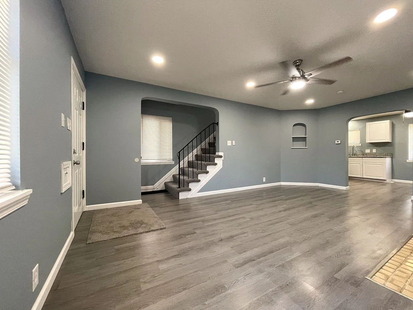 1285 Linwood Ave — Photo 2