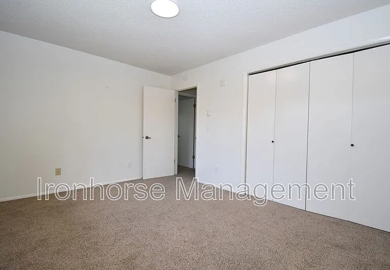 811 W Villard St #63 — Photo 12