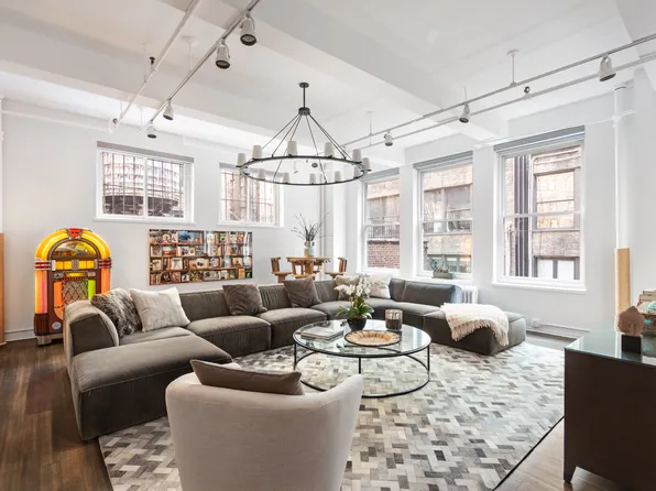 241 West 36th Street image 2 of 7