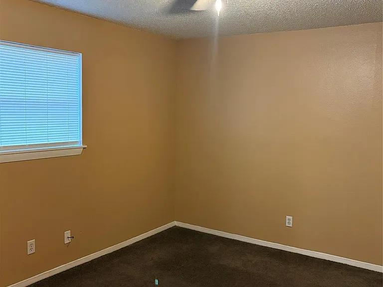 405 Oak St #201 — Photo 6
