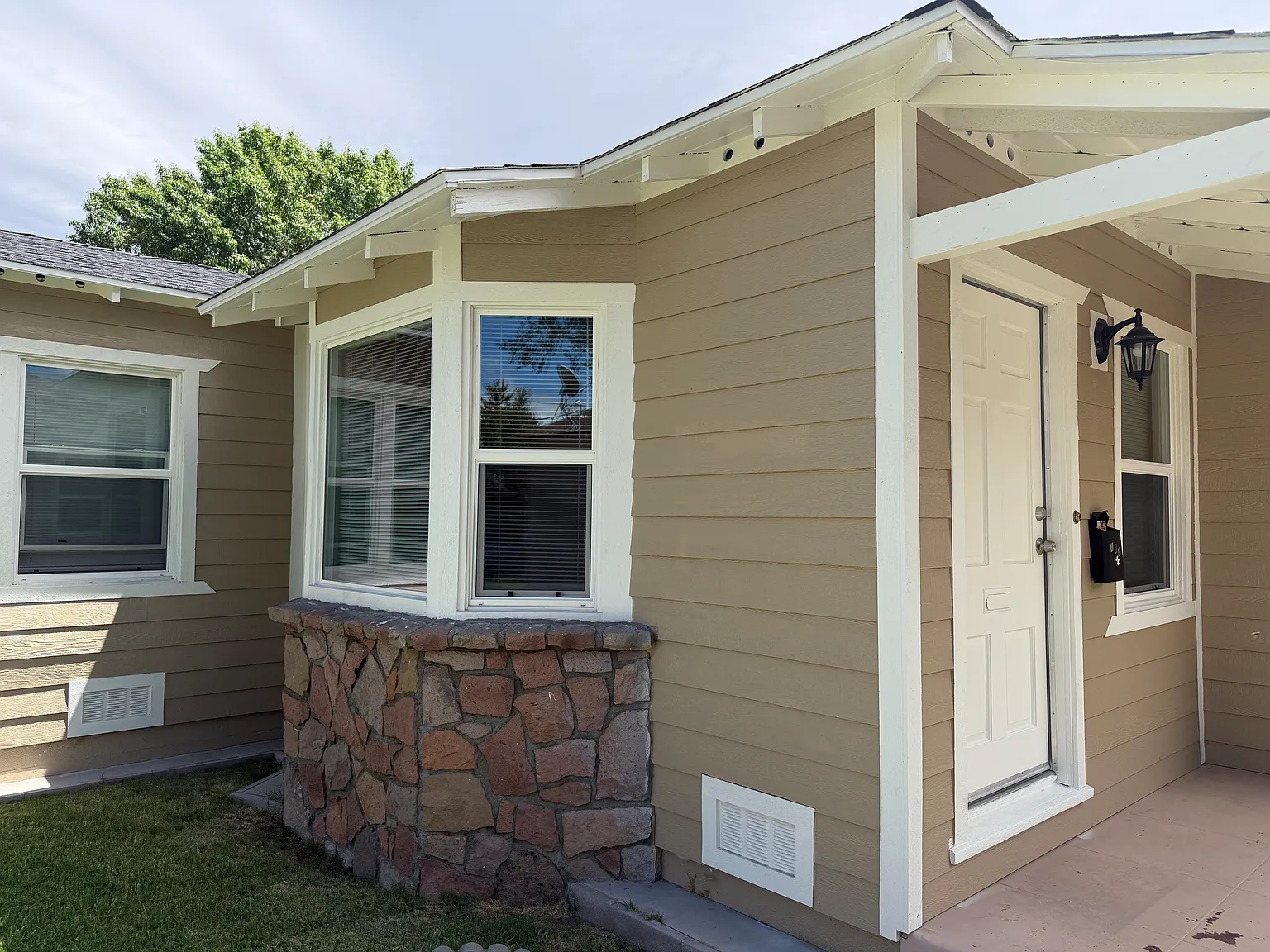 134 Moffett Dr — Photo 1
