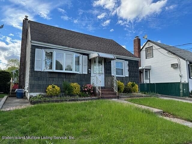 1st image of 697 N Railroad Ave