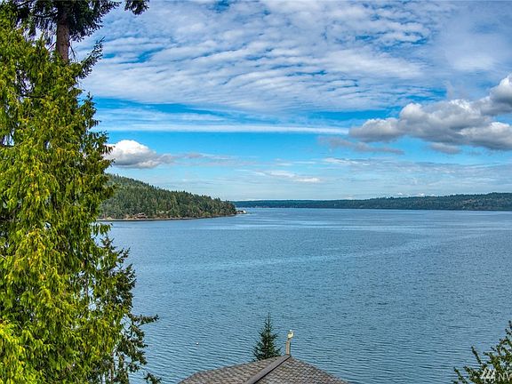 The top of the house, looking out of the Bay. Every day is a New view.