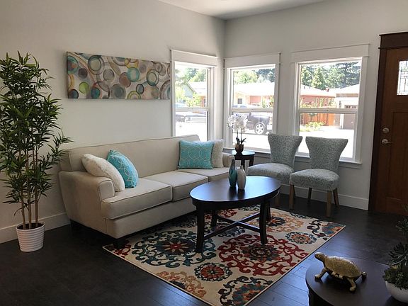 2nd image of 124 Yosemite Way
