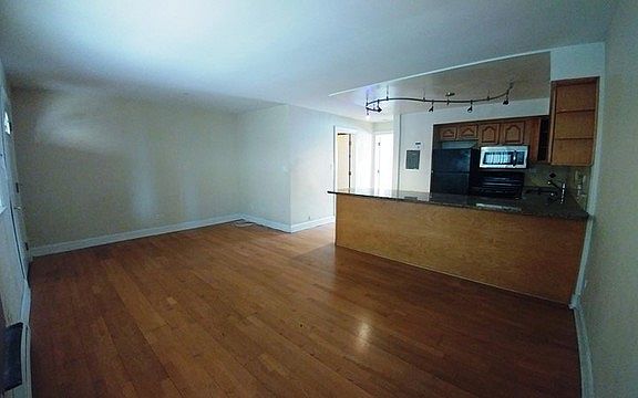 5th image of 1744 E Oakton St APT 105
