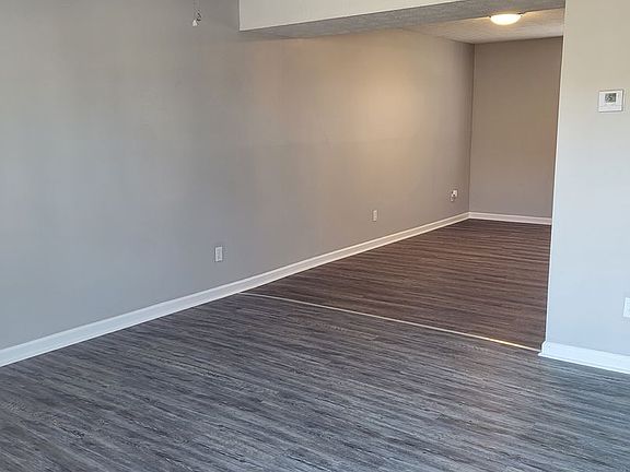 2nd image of 486 Garden City Dr APT 3