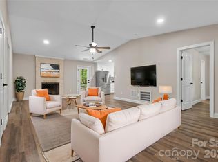 317 Jackson Pl, Matthews, NC 28104